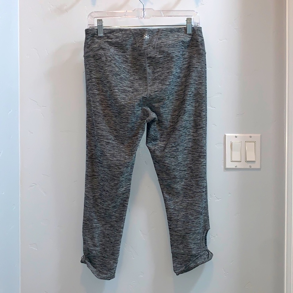 Gaiam yoga leggings 3/4 ankle length medium